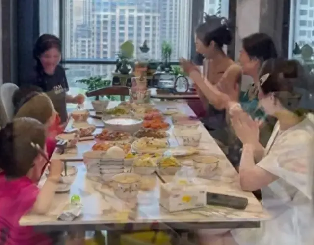 单身妈妈李雪珂：带孩子住豪宅身价过亿，陪伴孩子很少除了拍视频