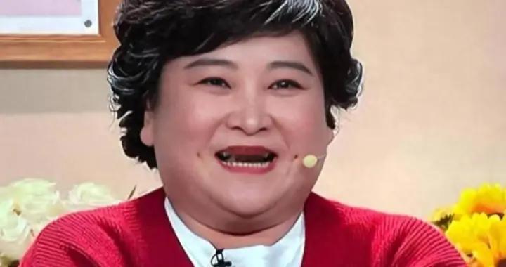 贾玲近况曝光：退出春晚解散公司，如今状态并不意外，面相都变了