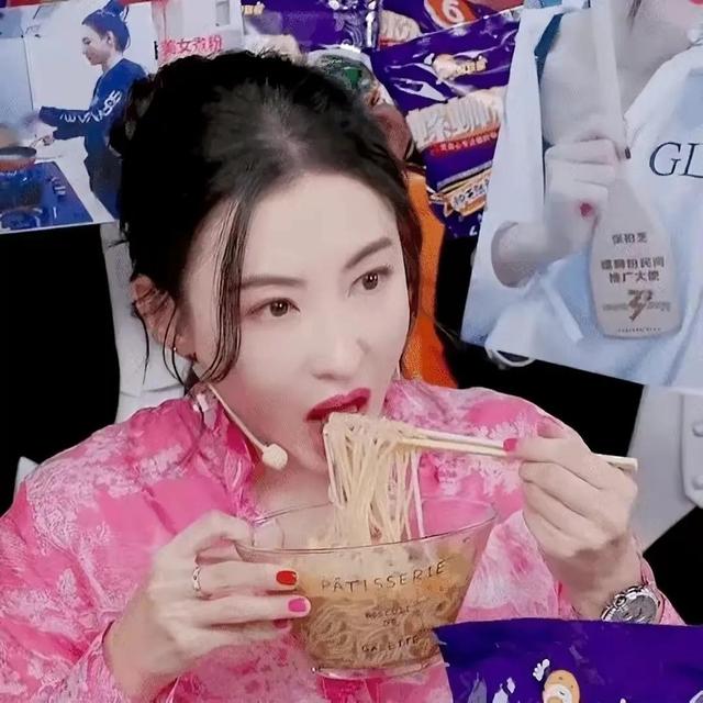 5年赔光73亿、大裁员，华谊兄弟“倒台”背后，是演员的彻骨寒冬