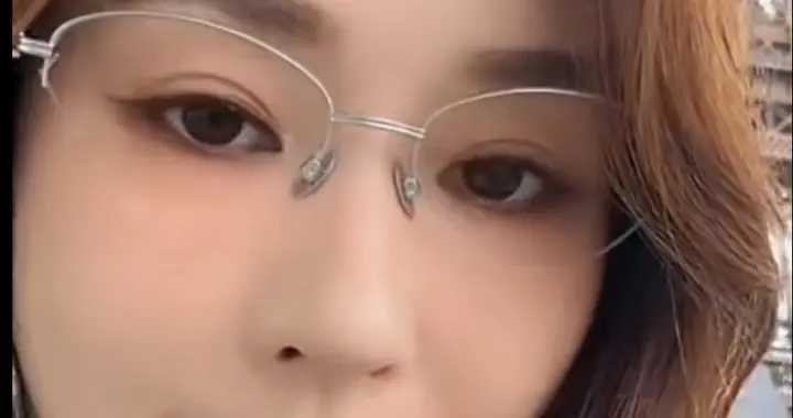 吴佳尼自曝被认识三天的富二代求婚