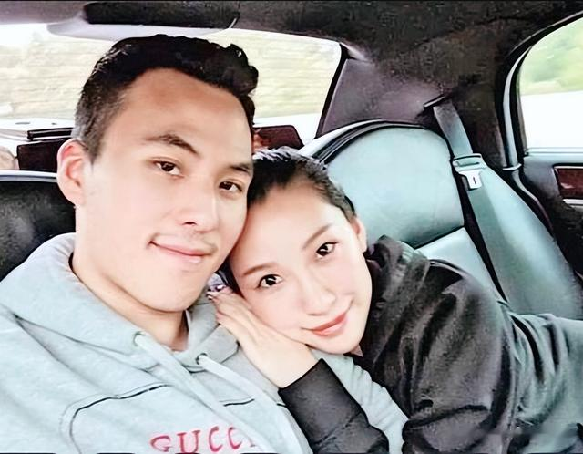 何猷启前妻离婚后生活很潇洒，离婚后成为富豪