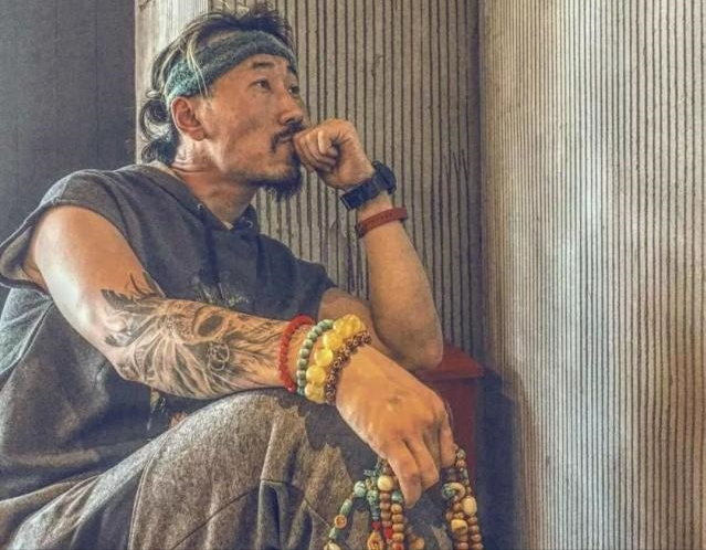 盘手串和信仰的毫无关系，就是瞎玩，你还别不信