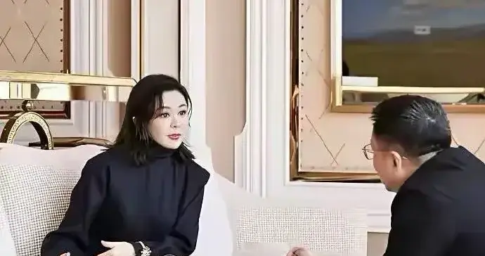 关之琳都63了，看着却像23，尤其是这黑丝袜一穿 ???