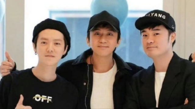 五哈成员齐现身，邓超深夜现身安慰，陈赫高情商回答鹿晗感情问题