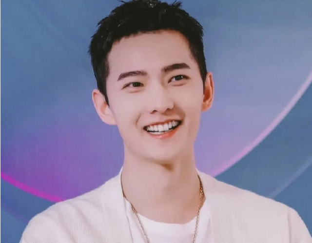 感谢杨洋的分手之恩，30岁的她独居别墅，和百亿富二代隐婚备孕