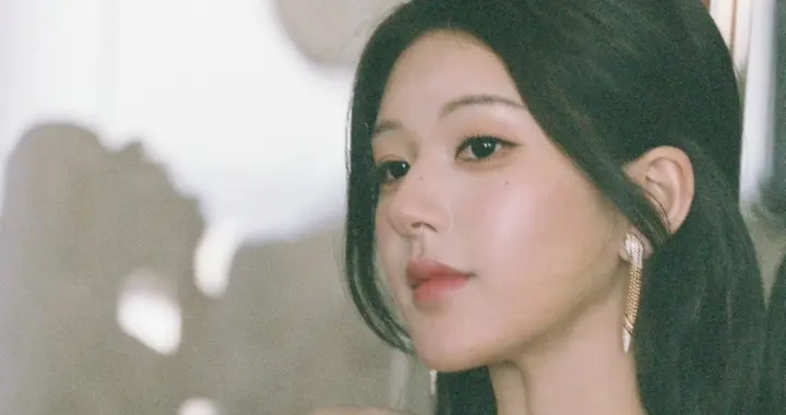 赵露思最新营业照，又被美到了