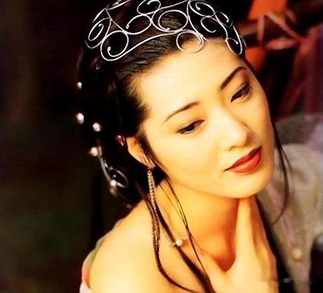 最美“潘金莲”杨思敏，19岁走红33岁却沦落卖拉面 ，现在如何了