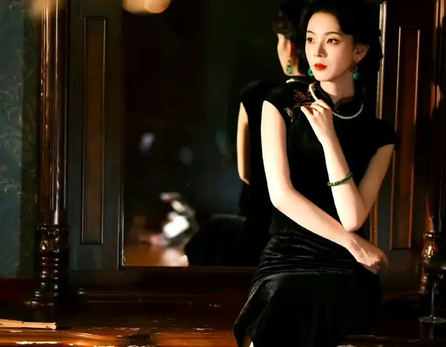 陈瑶《老九门2》三套旗袍造型惊艳亮相，是你心中的霍当家吗？