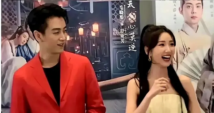 热搜第一！网传毛晓彤陈晓已领证结婚，毛晓彤回应了，信息量很大