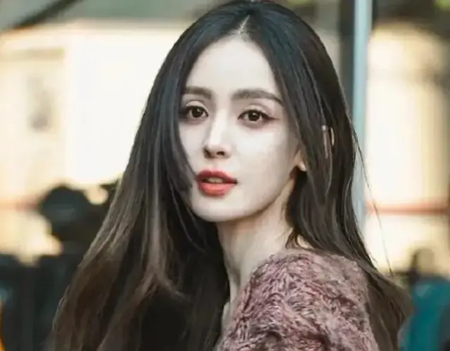 娜扎：硬飒风姿，独步演艺之路