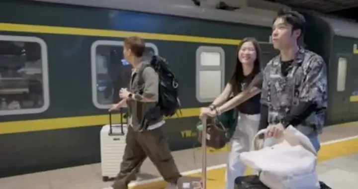 TVB小生节目上公开吐槽公司黑箱操作，全能型艺人会出歌及开画展