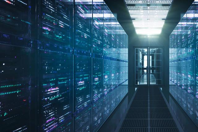 扎克伯格，数千亿美元建数据中心