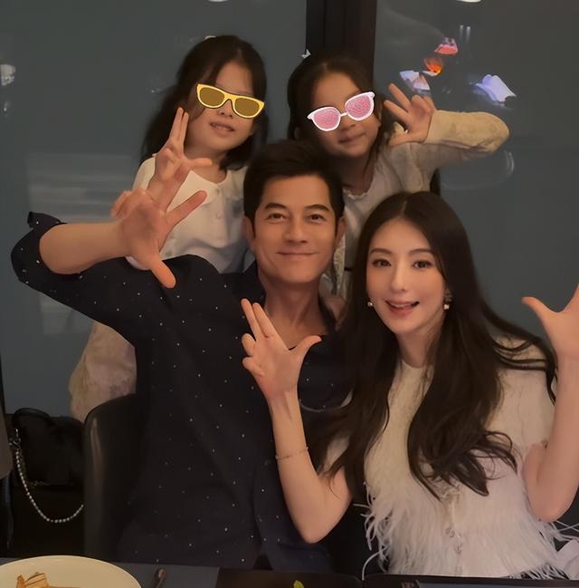 59岁郭富城官宣再当爸，称方媛三胎生男生女都接受：上天赐的礼物