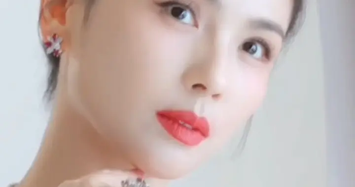 刘涛品牌代言美照，顶级韵味阿姨，真让人着迷