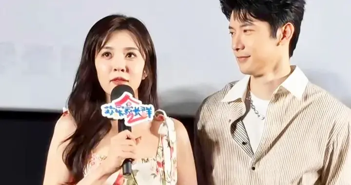 37岁王晓晨宣传新剧，怼脸拍双下巴明显，身材很好，戴戒指认爱