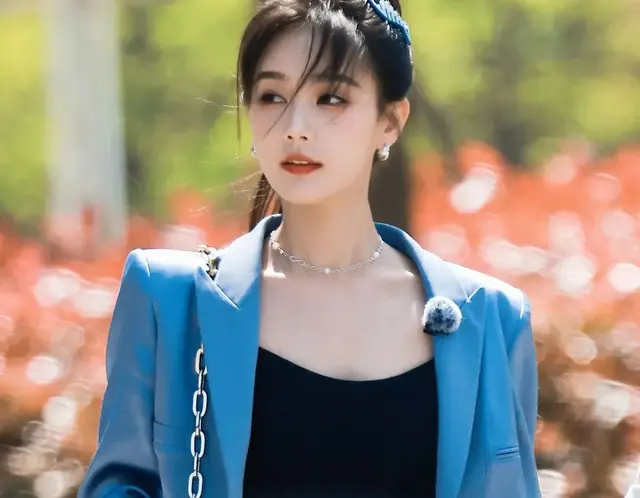 李一桐，有脸有腰有腿，一眼入魂，好美啊