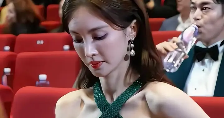 华为小公主姚安娜，这也太漂亮了吧，这颜值和气质真的很绝