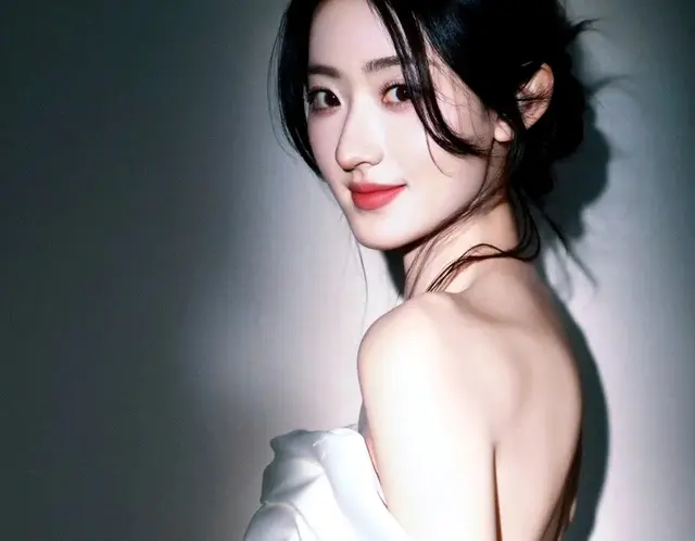 杨雨潼，真正清纯漫画女主的美貌