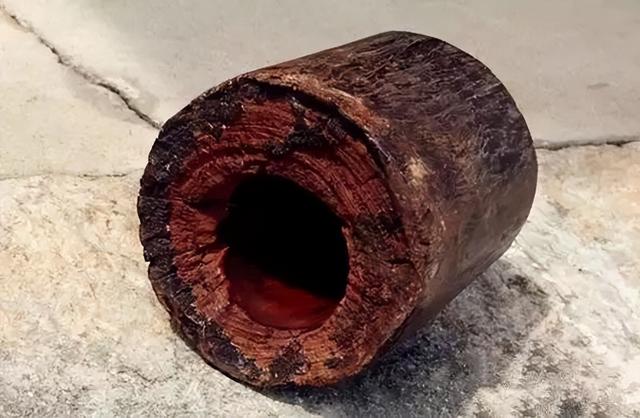 拆古楼拆出来的紫檀老料，切开里面美得不可方物！