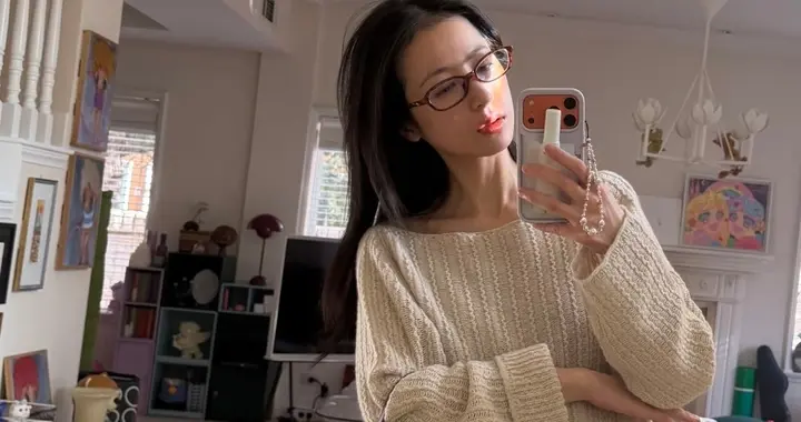 31岁周雨彤搬新家，在北京住独栋别墅，姥姥姥爷过年来看她很慈祥