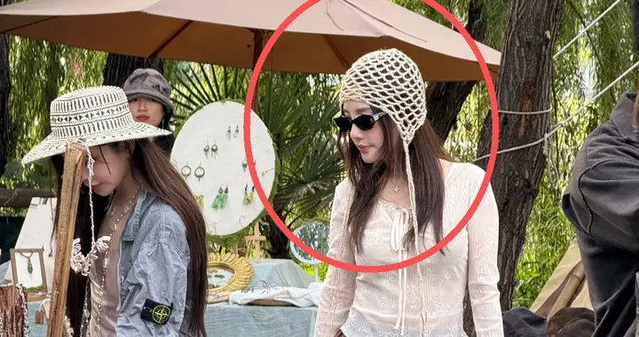 大理偶遇李小璐，戴网兜帽像“病号服”，长这么漂亮不会搭可惜了