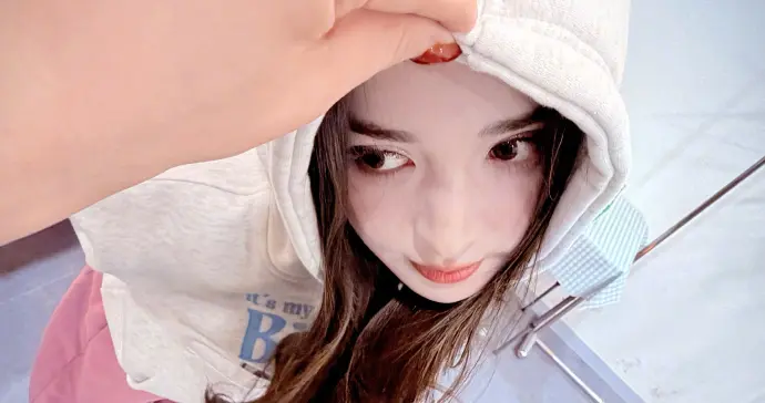 古力娜扎今日份营业美照，可可爱爱的一天