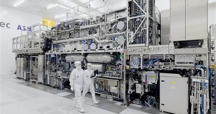 高盛：中国光刻机只能造65nm！落后ASML 20年