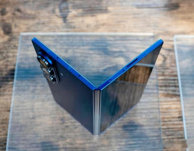 自第一款折叠屏手机问世已过去六年，为什么销量只占1.5%呢？