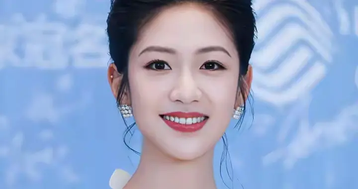 向涵之‖淡雅倾城色，灵秀出凡尘