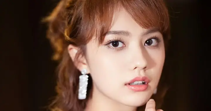 姜珮瑶，梦幻粉配浪漫紫，温柔如你