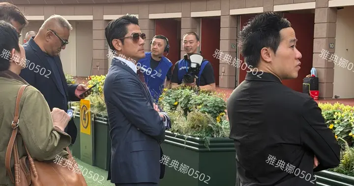 郭富城虽然不高，但也不会像黄晓明头发吹老高穿厚底鞋清爽又年轻