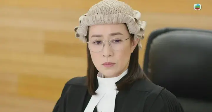 TVB视后片场教新人演哭戏，后辈法庭戏爆发获赞，角色出圈