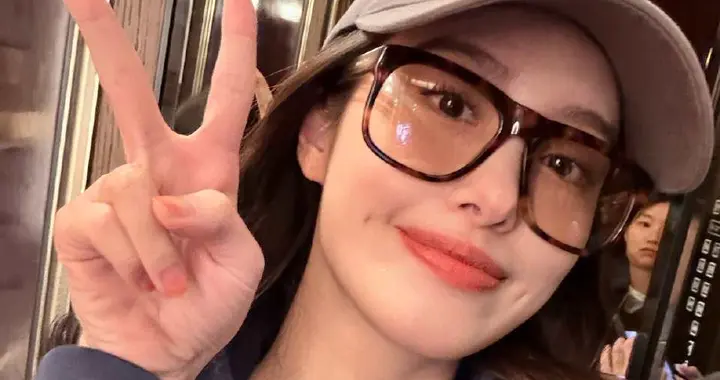 杨采钰滑雪照火了，她不拍戏却更红，明星退场也能赢