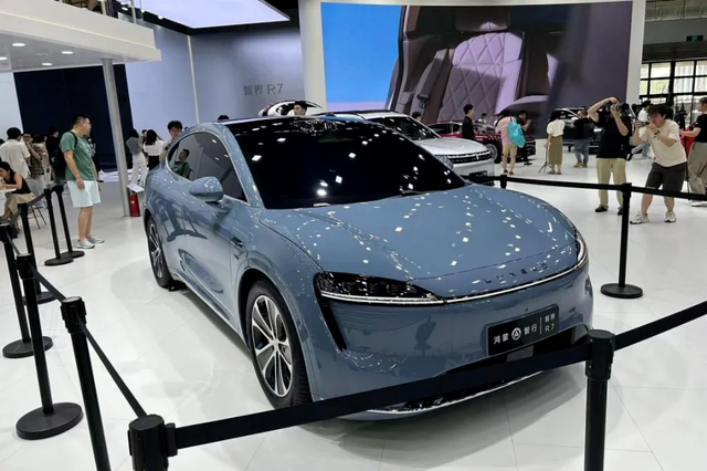 智界R7翻身，华为，要不要考虑自己造车？