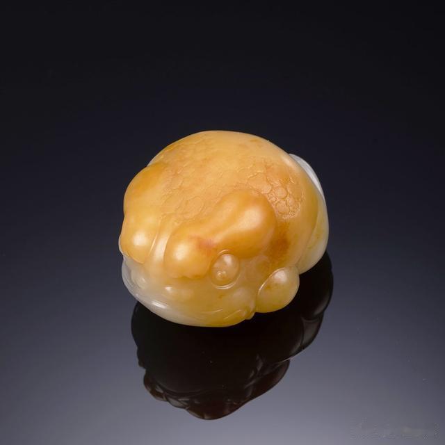 新疆维吾尔自治区|黄沁籽料 新疆和田玉 金蟾 吉祥可喜