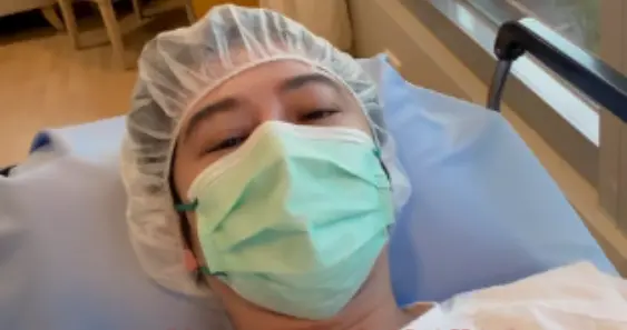 突发！香港知名男歌手声带出血 ，入院做手术，被警告可能永久失声