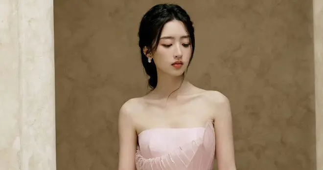 邓恩熙高清无水印全面屏手机壁纸美图