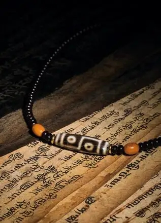 天珠|你知道藏传密宗辟邪七宝吗？带你揭秘