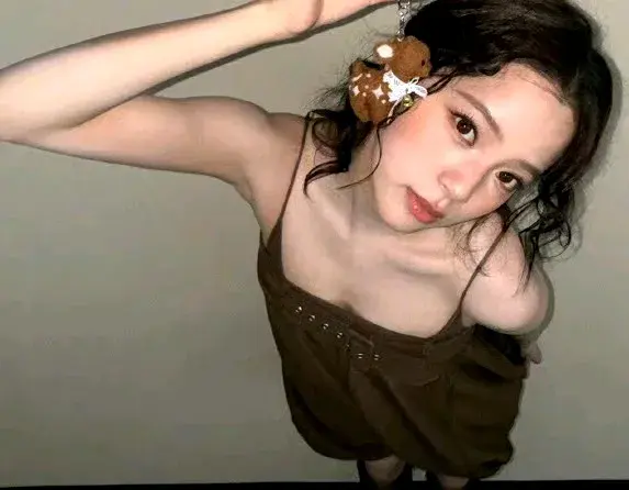 欧阳娜娜最新造型写真，这个角度不一样的娜比