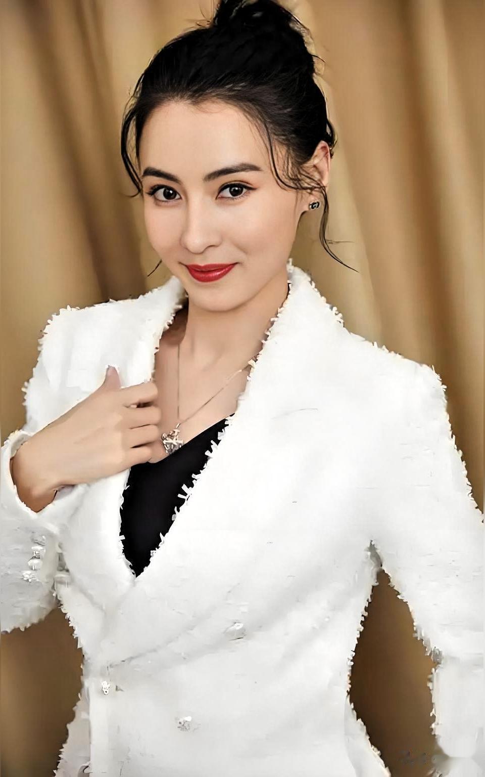 张柏芝活动封神！45岁美过20岁 今天必须聊聊张柏芝！9月4日晚她在时...