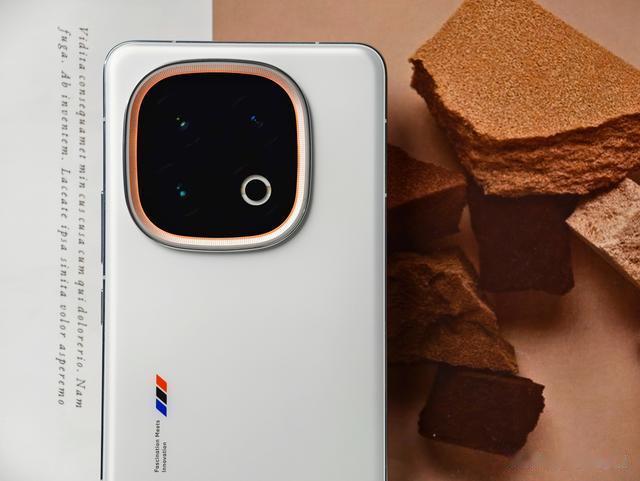 给 iQOO 13 注入能量光环！