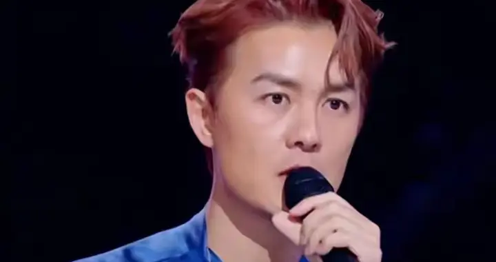 吴克群遭乐评人梁源怒怼，深夜发长文，直言很装，最终认怂