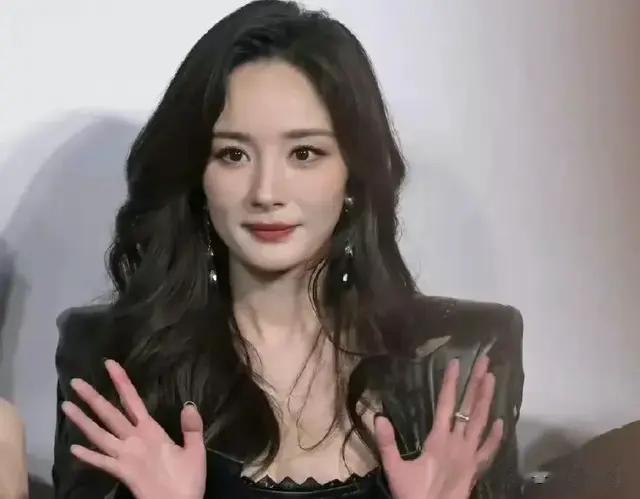 嘉人女性影响力之夜：明星江湖地位大比拼，谁是真正的C位女王？