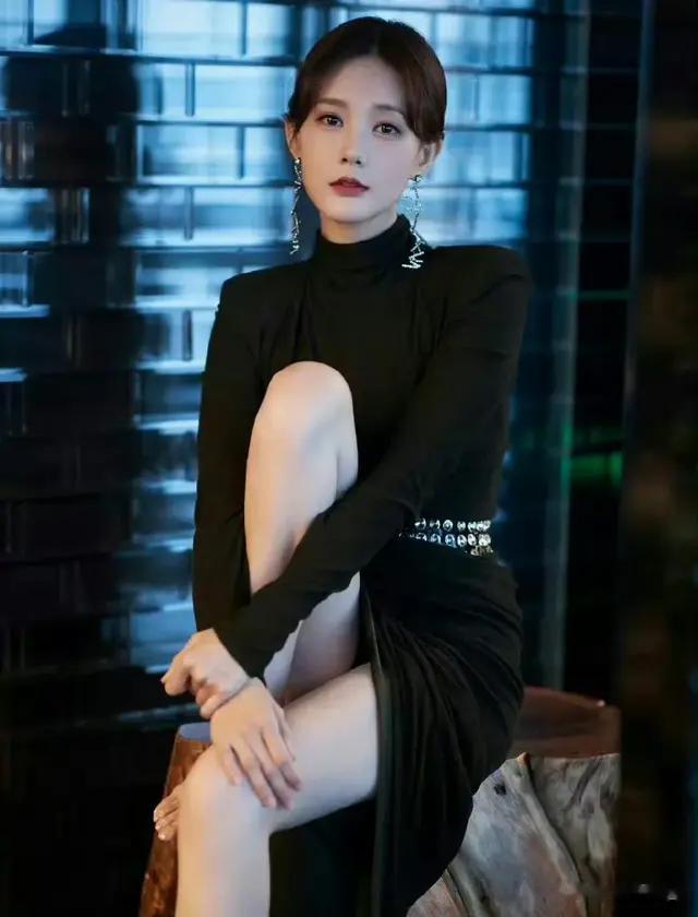 李一桐桐姐太肥润了吧，顶