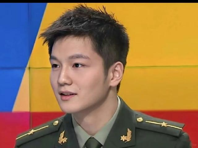 樊振东，胖过瘦过但是没丑过，他年轻时候帅的啊，好可爱好软萌