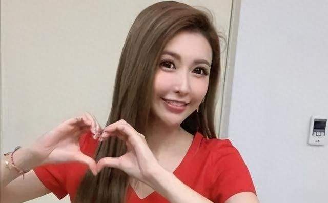 主持人简恺乐：能嫁给老公是我的幸运！他很大度不嫌弃我的曾经