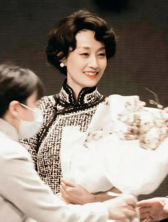 这次，48岁的马伊琍给中年女星“上了一课”，陈道明的话有人信了