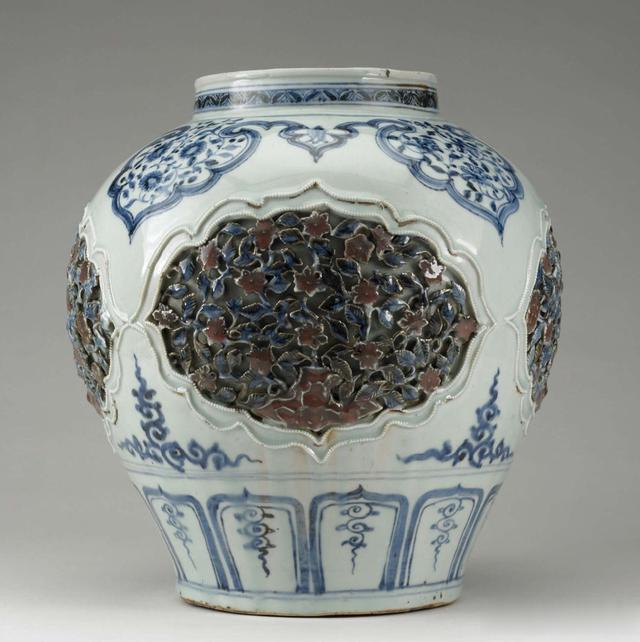 和田玉籽料|为什么青花瓷有着永不衰竭的生命力?