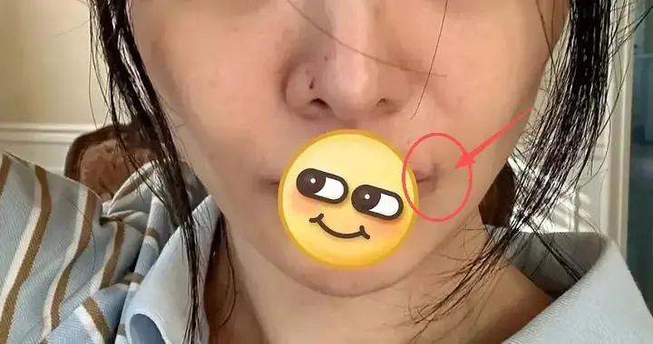 多次复出失败！郑爽小号晒自拍被秒认，账号秒封！穿男装认不出