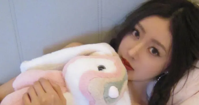 张天爱睡衣居家写真